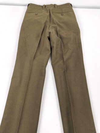 Frankreich, Uniformjacke und Hose eines Angehörigen im 2. Armeekorps. Guter Zustand, die Jacke datiert 1975