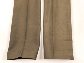 Frankreich, Uniformjacke und Hose eines Angehörigen im 2. Armeekorps. Guter Zustand, die Jacke datiert 1975