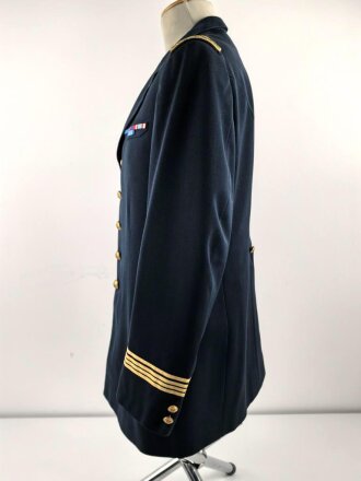 Frankreich, Jacke und Hose blau mit original vernähten Effekten. Alter unbekannt.