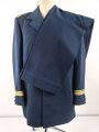 Frankreich, Jacke und Hose blau mit original vernähten Effekten. Alter unbekannt.