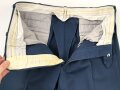 Frankreich, Jacke und Hose blau mit original vernähten Effekten. Alter unbekannt.