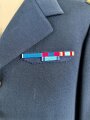 Frankreich, Jacke und Hose blau mit original vernähten Effekten. Alter unbekannt.