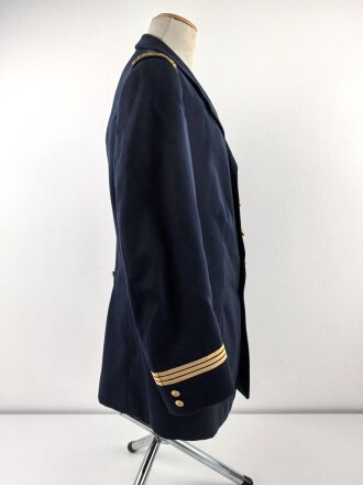 Frankreich, Jacke und Hose blau mit original vernähten Effekten. Alter unbekannt.