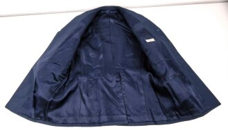 Frankreich, Jacke und Hose blau mit original vernähten Effekten. Alter unbekannt.