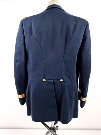 Frankreich, Jacke und Hose blau mit original vernähten Effekten. Alter unbekannt.