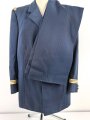 Frankreich, Jacke und Hose blau mit original vernähten Effekten. Alter unbekannt.