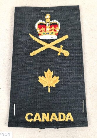 Canada Heer, Sammlung Schulterklappenüberschübe, auf Karton getackert