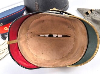 Baden, Pickelhaube für einen Offizier. Im Koffer, mit feldgrauem Überzug und Schirmmütze