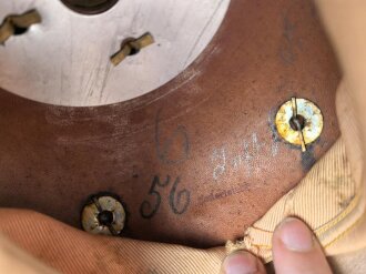 Baden, Pickelhaube für einen Offizier. Im Koffer, mit feldgrauem Überzug und Schirmmütze