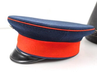Baden, Pickelhaube für einen Offizier. Im Koffer, mit feldgrauem Überzug und Schirmmütze
