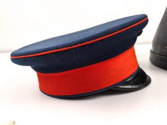 Baden, Pickelhaube für einen Offizier. Im Koffer, mit feldgrauem Überzug und Schirmmütze