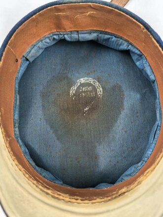 Baden, Pickelhaube für einen Offizier. Im Koffer, mit feldgrauem Überzug und Schirmmütze