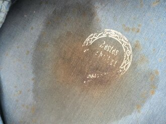 Baden, Pickelhaube für einen Offizier. Im Koffer, mit feldgrauem Überzug und Schirmmütze