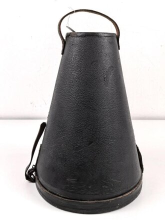 Baden, Pickelhaube für einen Offizier. Im Koffer, mit feldgrauem Überzug und Schirmmütze