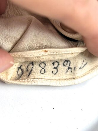 Baden, Pickelhaube für einen Offizier. Im Koffer, mit feldgrauem Überzug und Schirmmütze