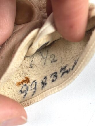 Baden, Pickelhaube für einen Offizier. Im Koffer, mit feldgrauem Überzug und Schirmmütze