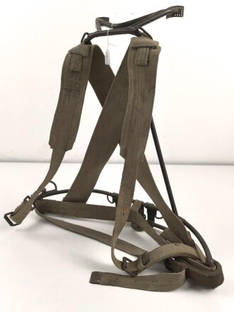 Tragegestell für das Rohr des 8cm Granatwerfer 34...
