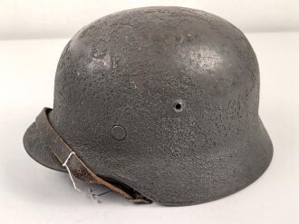 Heer, Stahlhelm Modell 1935 Rauhtarn, unberührtes...