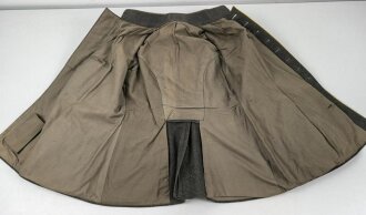 1. Weltkrieg , vereinfachter Feldrock Modell 1915 für einen Angehörigen im Kürassier Regiment von Seydlitz No. 7.  Kammerstück mit diversen Mottenschäden