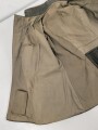 1. Weltkrieg , vereinfachter Feldrock Modell 1915 für einen Angehörigen im Kürassier Regiment von Seydlitz No. 7.  Kammerstück mit diversen Mottenschäden