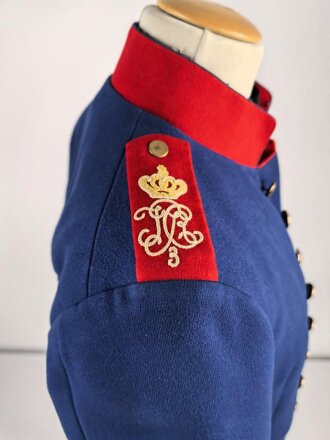 Bayern, Waffenrock für einen Angehörigen im Infanterie Regiment 3 Augsburg. Eigentumstück, die Effekten original vernäht, guter Gesamtzustand