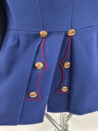 Bayern, Waffenrock für einen Angehörigen im Infanterie Regiment 3 Augsburg. Eigentumstück, die Effekten original vernäht, guter Gesamtzustand