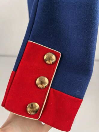Bayern, Waffenrock für einen Angehörigen im Infanterie Regiment 3 Augsburg. Eigentumstück, die Effekten original vernäht, guter Gesamtzustand