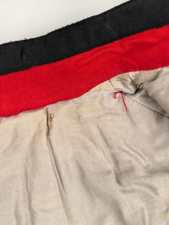 Bayern, Waffenrock für einen Angehörigen im Infanterie Regiment 3 Augsburg. Eigentumstück, die Effekten original vernäht, guter Gesamtzustand
