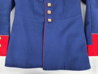 Bayern, Waffenrock für einen Angehörigen im Infanterie Regiment 3 Augsburg. Eigentumstück, die Effekten original vernäht, guter Gesamtzustand