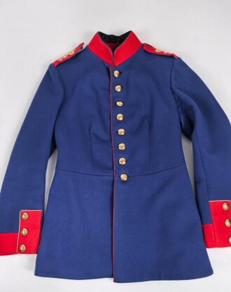 Bayern, Waffenrock für einen Angehörigen im Infanterie Regiment 3 Augsburg. Eigentumstück, die Effekten original vernäht, guter Gesamtzustand