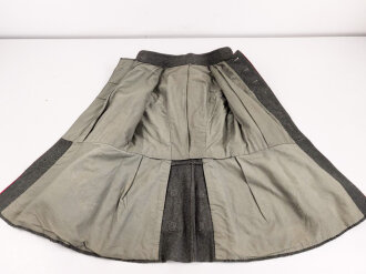 1. Weltkrieg, Waffenrock zur feldgrauen Friedensuniform M1915 für einen Angehörigen der Infanterie. Kammerstück, Mottenschaden