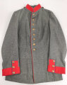 1. Weltkrieg, Waffenrock zur feldgrauen Friedensuniform M1915 für einen Angehörigen der Infanterie. Kammerstück, Mottenschaden