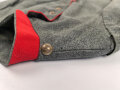 1. Weltkrieg, Waffenrock zur feldgrauen Friedensuniform M1915 für einen Angehörigen der Infanterie. Kammerstück, Mottenschaden