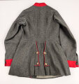 1. Weltkrieg, Waffenrock zur feldgrauen Friedensuniform M1915 für einen Angehörigen der Infanterie. Kammerstück, Mottenschaden