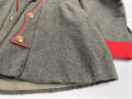 1. Weltkrieg, Waffenrock zur feldgrauen Friedensuniform M1915 für einen Angehörigen der Infanterie. Kammerstück, Mottenschaden