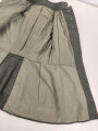 1. Weltkrieg, Waffenrock zur feldgrauen Friedensuniform M1915 für einen Angehörigen der Infanterie. Kammerstück, Mottenschaden
