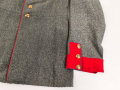 1. Weltkrieg, Waffenrock zur feldgrauen Friedensuniform M1915 für einen Angehörigen der Infanterie. Kammerstück, Mottenschaden