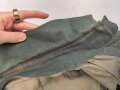 1. Weltkrieg, Feldbluse Modell 1915 für Mannschaften, während des Krieges zum Offiziersrock geändert. So getragenes Stück in gutem Gesamtzustand, Ordenschlaufe für EK1