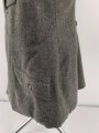 1. Weltkrieg, Feldbluse Modell 1915 für Mannschaften, während des Krieges zum Offiziersrock geändert. So getragenes Stück in gutem Gesamtzustand, Ordenschlaufe für EK1