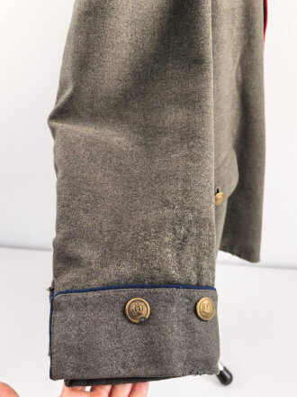 1. Weltkrieg, feldgraue Feldbluse für Mannschaften und Unteroffiziere der Sanitätstruppe. Kammerstück des Artillerie Regiment 54. getragenes Stück in gutem Gesamtzustand