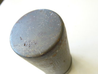 Blechdose cjv43, gehört in den Zubehörkasten zur 2cm Flak Höhe 9 cm, Duchmesser 4,4 cm