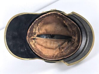 Preussen, Helm Modell 1867  für einen Reserveoffizier eines Linien Kürassier Regimentes. Getragenes Stück in gutem Gesamtzustand, sehr dekoratives Stück