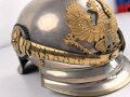Preussen, Helm Modell 1867  für einen Reserveoffizier eines Linien Kürassier Regimentes. Getragenes Stück in gutem Gesamtzustand, sehr dekoratives Stück