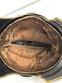 Preussen, Helm Modell 1867  für einen Reserveoffizier eines Linien Kürassier Regimentes. Getragenes Stück in gutem Gesamtzustand, sehr dekoratives Stück