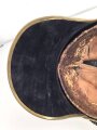 Preussen, Helm Modell 1867  für einen Reserveoffizier eines Linien Kürassier Regimentes. Getragenes Stück in gutem Gesamtzustand, sehr dekoratives Stück