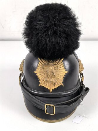 Bayern, Raupenhelm für einen Offizier, originale Raupe, der Kinnriemen seitlich angerissen. Attraktiver Helm