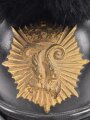 Bayern, Raupenhelm für einen Offizier, originale Raupe, der Kinnriemen seitlich angerissen. Attraktiver Helm