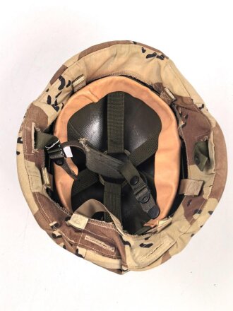 U.S. Army PASGT Helmet M-1, dated 1983, size medium. very good condition , with 6col desert cover. NO export, shipping only within Germany