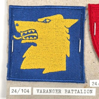 Norwegen, Sammlung Ärmelabzeichen Heer, auf Karton getackert