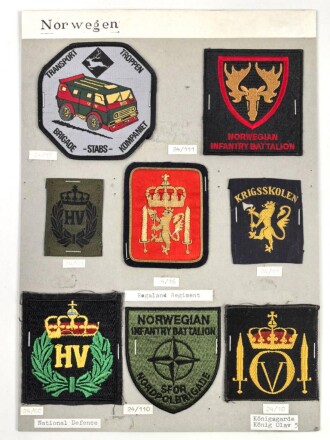 Norwegen, Sammlung Ärmelabzeichen Heer, auf Karton getackert